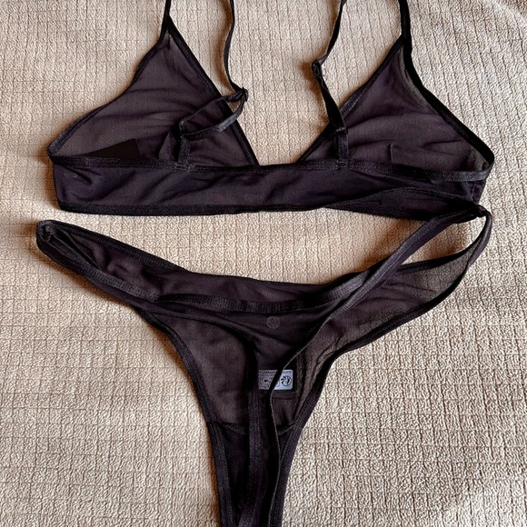 H&M BLACK MESH MATCHING BRA AND PANTY SET SIZE MEDIUM - Picture 2 of 2